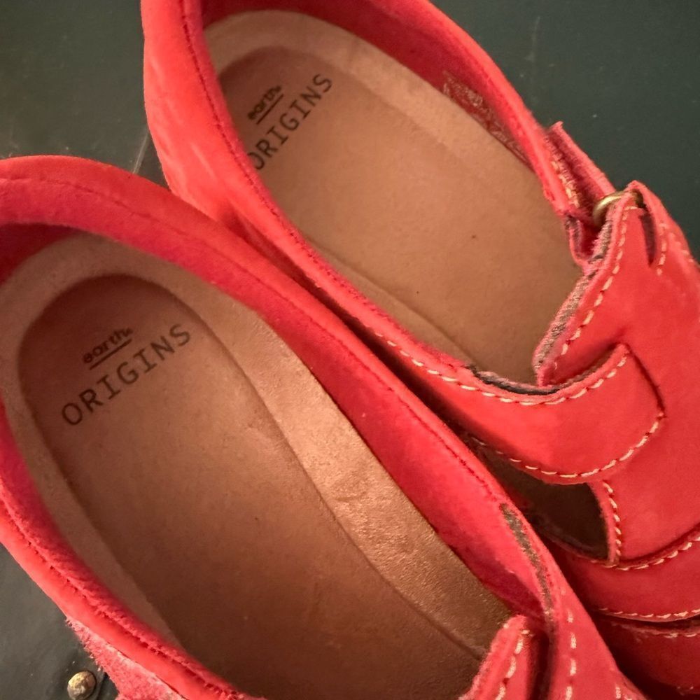 Earth Origins Women's Leather Adjustable Slip-Ons Penny Jazzy Red Womens Size 10 - Picture 2 of 4